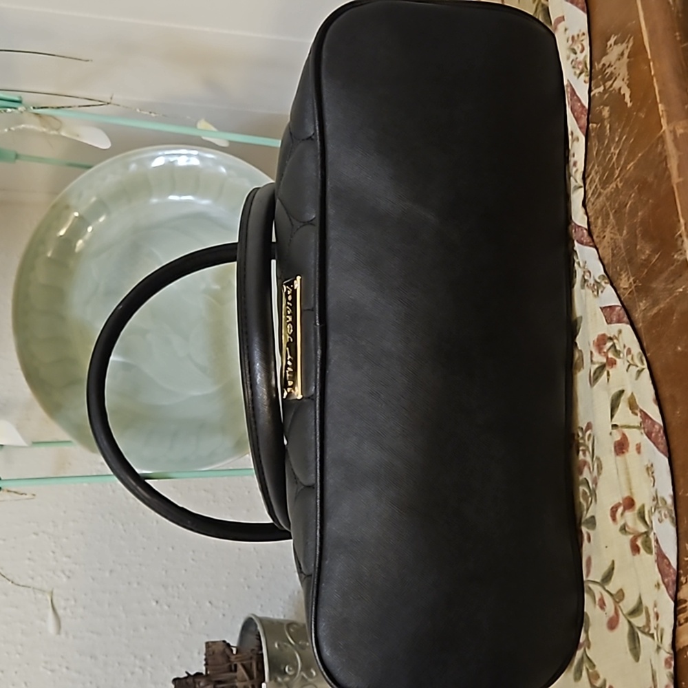 Betsy Johnson heart bag - Picture 4 of 10
